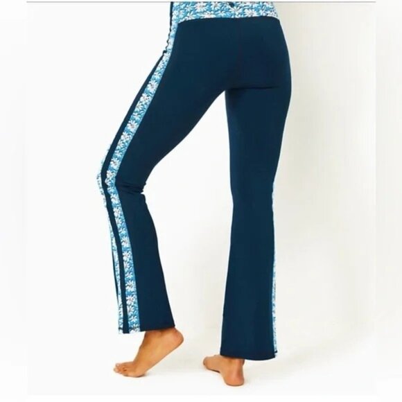 Lilly Pulitzer Luxletic Carpe Vita Flare Leggings Mid-Rise Low Tide Navy XXS - Picture 14 of 15